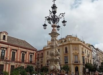 spain/seville/landmark/pl-virgen-de-los-reyes