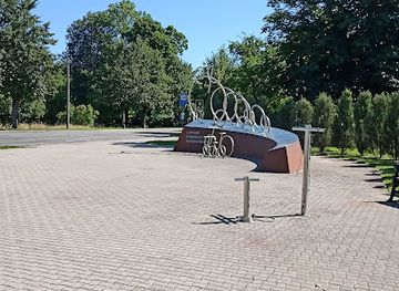 latvia/vidzeme/landmark/monumento-ai-ciclisti-lettoni