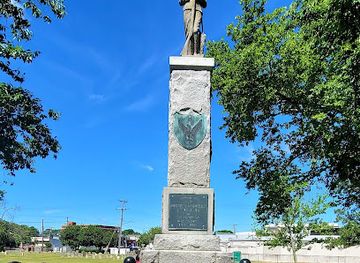 virginia/hampton-roads/landmark/west-point-monument