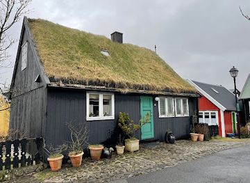 faroe-islands/norooyar/landmark/old-faroese-parliament-buildings-tinganes