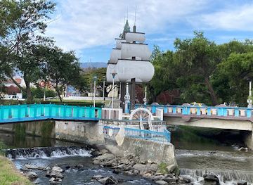ecuador/zamora-chinchipe-region/landmark/el-barco-conjuncion-del-zamora-y-malacatos