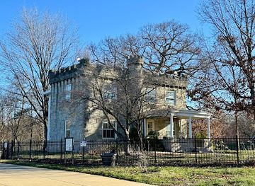 illinois/lincoln-home-national-historic-site/landmark/lincoln-tomb-custodian-s-residence