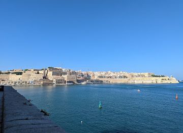 malta/sliema/landmark/pjazza-tigne