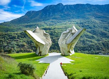 bosnia-and-herzegovina/sutjeska-national-park/landmark/tjentiste-spomenik