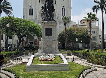 ecuador/guayaquil/landmark/plaza-guayarte