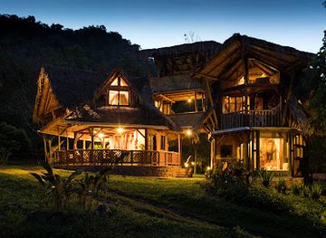 ecuador/mindo-cloud-forest/landmark/sacha-urco-lodge