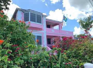 the-bahamas/rum-cay/landmark/da-pink-and-white-palace