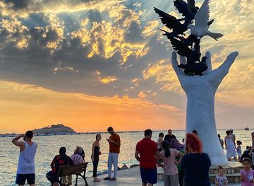turkiye/kusadasi/ladies-beach/landmark/i-love-kusadasi