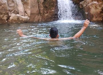 honduras/santa-barbara-region/landmark/plaza-el-guanacaste