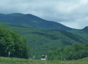 new-hampshire/mount-washington-valley/landmark/ice-castles