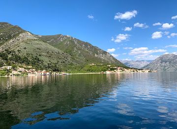 montenegro/bay-of-kotor/landmark/kotor-beach