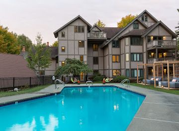 vermont/stowe-mountain-resort/landmark/field-guide-lodge