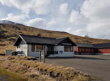 faroe-islands/kvivik/landmark/hvalvikar-bokasavn