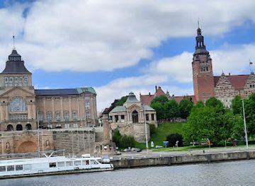 poland/szczecin-lagoon/landmark/rejsy-wycieczkowe-po-odrze-sedina-kapitan-cook-dziewanna-przystan