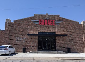 kansas/salina/landmark/the-garage-automotive-museum