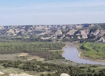 north-dakota/theodore-roosevelt-national-park/landmark/badlands-overlook