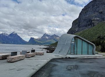 norway/northern-norway/landmark/uredd-rest-area-ureddplassen