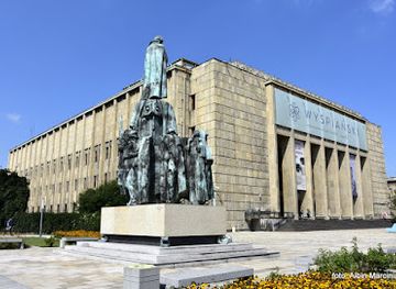 poland/krakow/landmark/national-museum-in-krakow