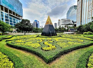 thailand/bangkok/sukhumvit/landmark/benchasiri-park