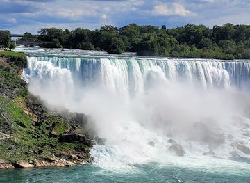 canada/niagara-falls/fallsview/landmark/fallsview-tourist-area