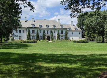 indiana/the-lakes-region/landmark/oldfields-lilly-house-gardens