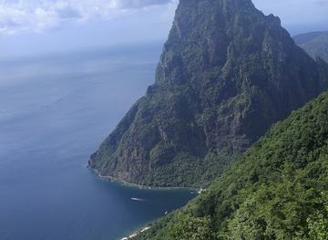 saint-lucia/soufriere/landmark/st-lucia-a1-taxi-tours