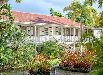 saint-kitts-and-nevis/middle-island/landmark/montpelier-plantation-beach