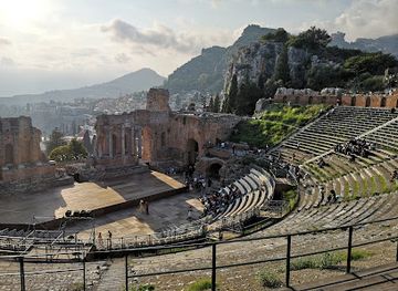 italy/taormina/landmark/odeon