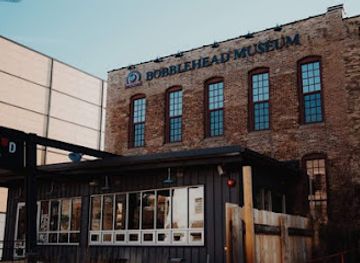 wisconsin/milwaukee/third-ward/landmark/national-bobblehead-hall-of-fame-museum