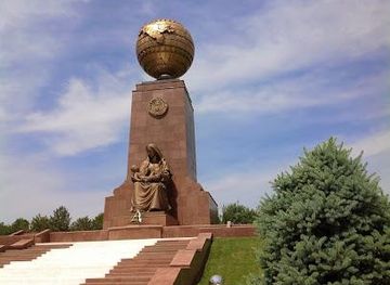 uzbekistan/chirchiq/landmark/mustaqillik-maydoni