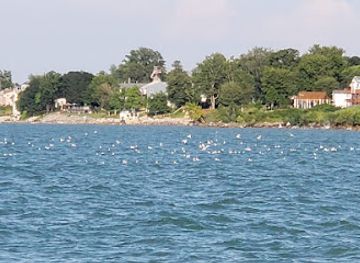 ohio/geneva-on-the-lake/landmark/geneva-beacon-light