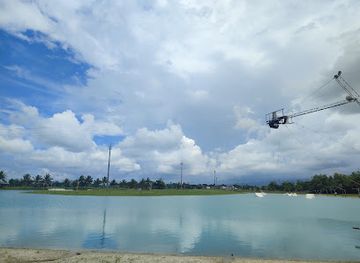 philippines/bicol-region/landmark/camsur-watersports-complex