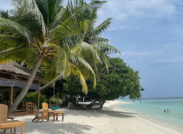 Thinadhoo Beach