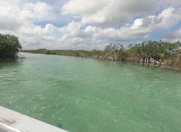 mexico/yucatan-peninsula/landmark/puerto-laguna-chunyaxche