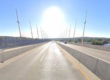 iowa/council-bluffs/landmark/council-bluffs-gateway