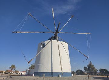 portugal/alentejo/landmark/moinho-de-vento