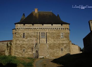 france/vendée-coast/landmark/chateau-feodal-de-sigournais