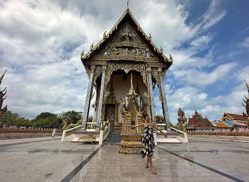 thailand/western-thailand/landmark/luang-phor-thuad-s-statue