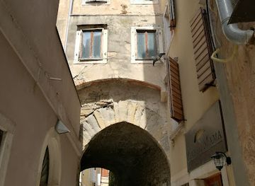 slovenia/piran/landmark/poljska-vrata