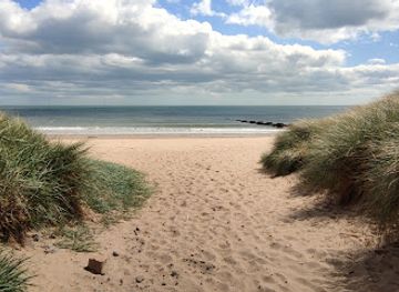 united-kingdom/northumberland-coast/landmark/hole-in-the-wall