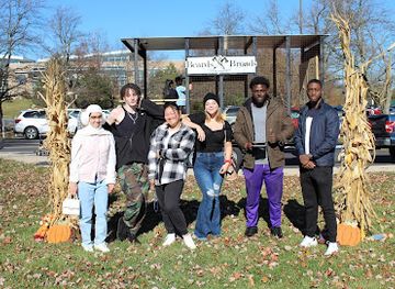 virginia/harrisonburg/landmark/beards-broads-harrisonburg-pizzeria-axe-throwing