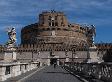 vatican-city/st-peter-s-square/landmark/arco-dei-banchi