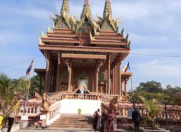 nepal/lumbini/landmark/lumbini-world-peace-bell