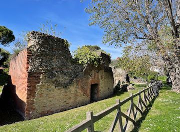 italy/rimini/landmark/anfiteatro-romano