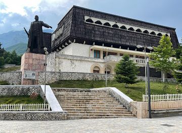 albania/bajram-curri/landmark/bajram-curri-statue