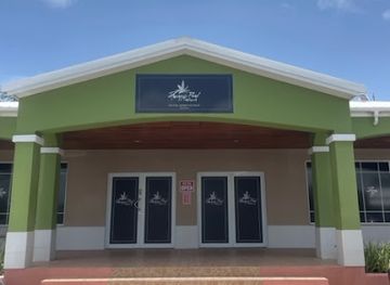 antigua-and-barbuda/dickenson-bay/landmark/pineapple-road-antigua