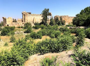 lebanon/south-lebanon/landmark/baalbek-roman-ruins