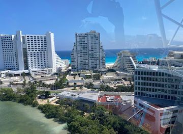 mexico/cancun/zona-hotelera/landmark/ferris-wheel-cancun