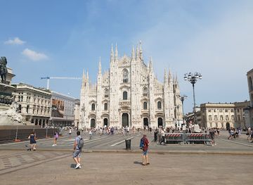 italy/milan/duomo/landmark/madonnina