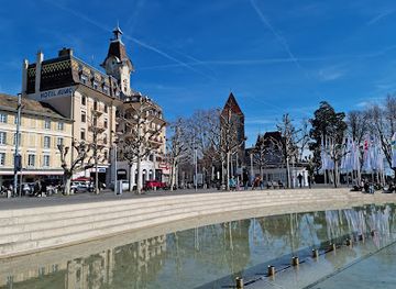 switzerland/lausanne/old-town/landmark/fontaine-place-du-vieux-port